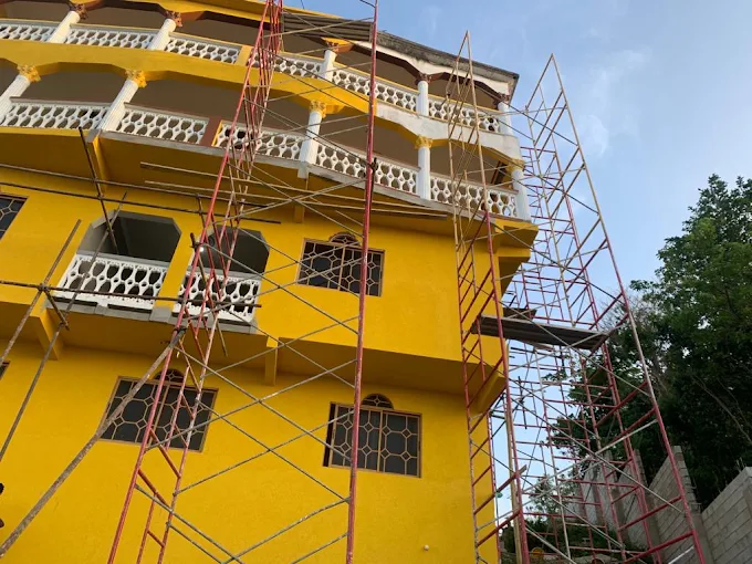 Residential scaffold setup by Island Woods & Development